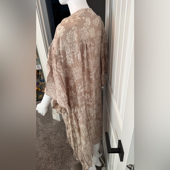 Sandy Neutrals Layered Bundle - Picture 13 of 15